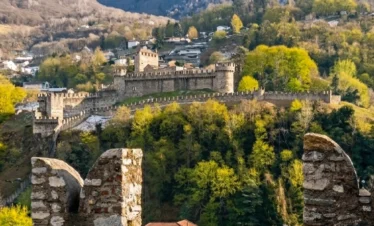 Dolce Vita & Castles